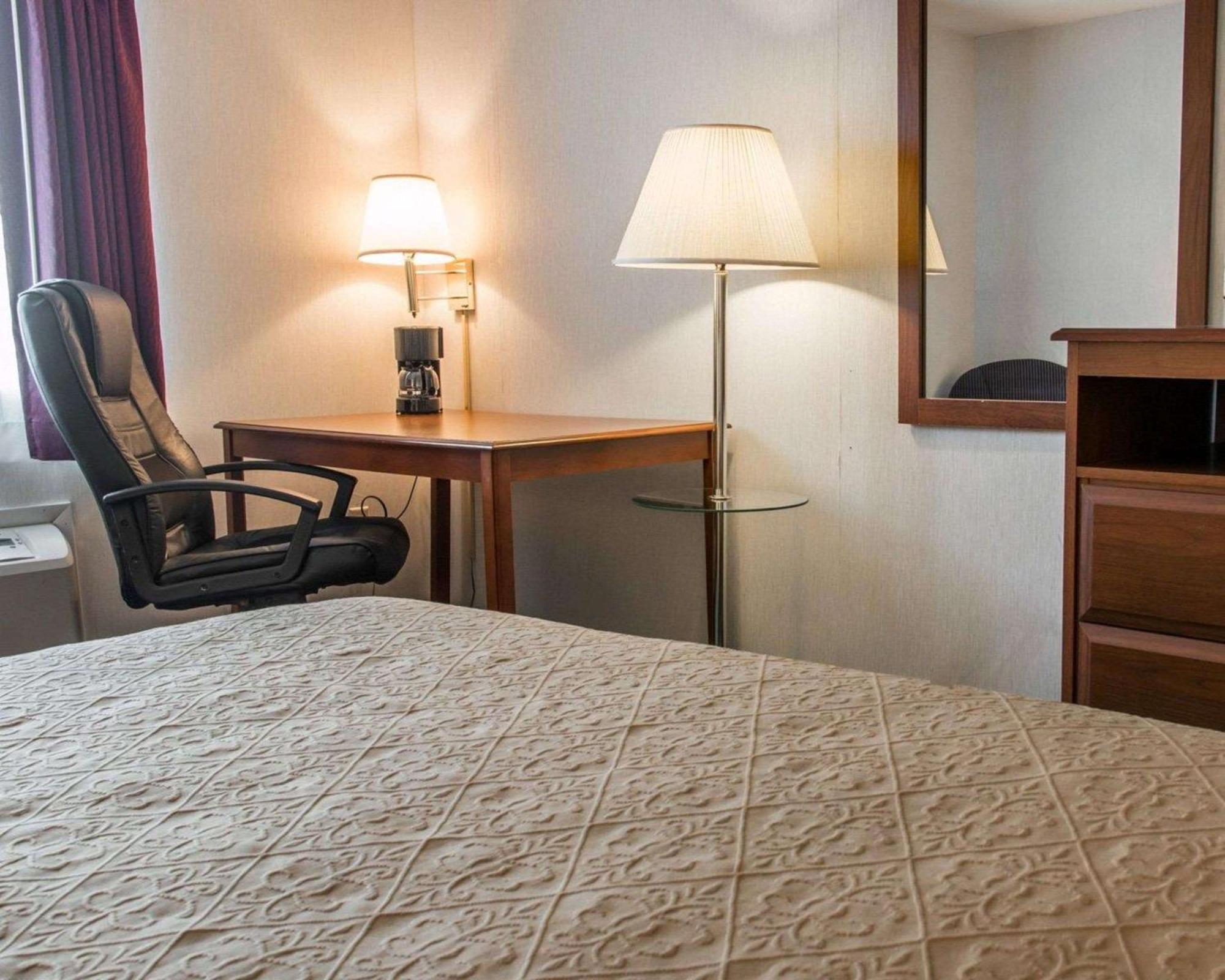 Quality Inn Hudsonville South Exteriör bild