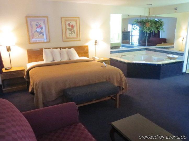 Quality Inn Hudsonville South Exteriör bild