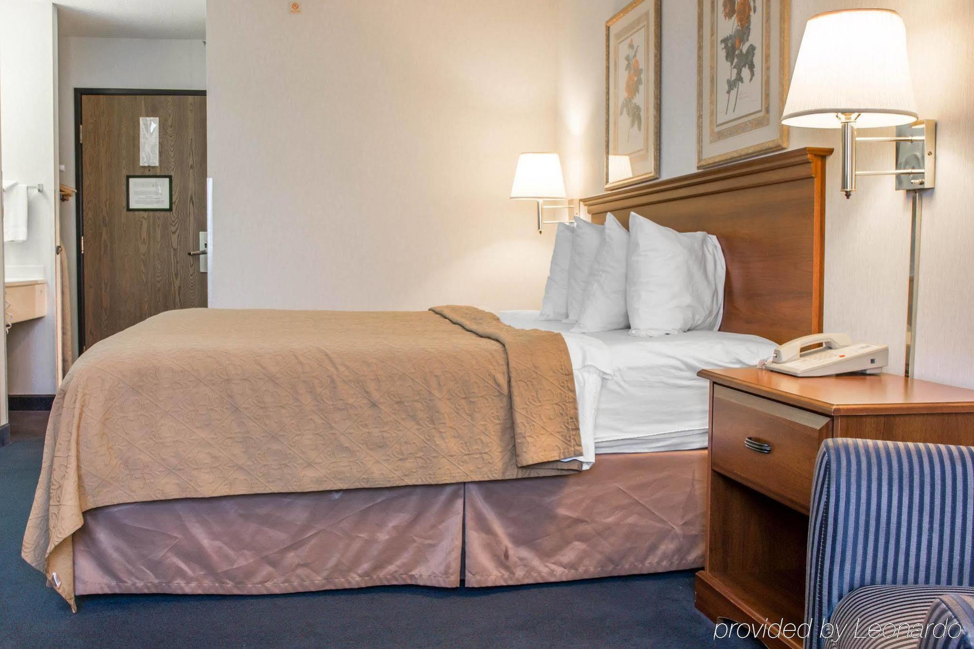 Quality Inn Hudsonville South Exteriör bild